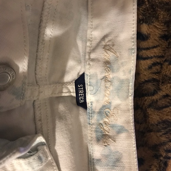 American eagle stretch Jean shorts 🦅. - Picture 3 of 4